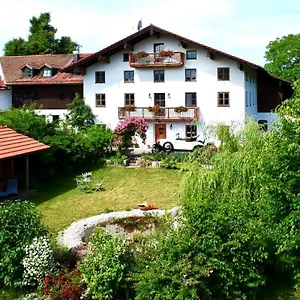 Apartment Kötzing Am Golfplatz, Chieming